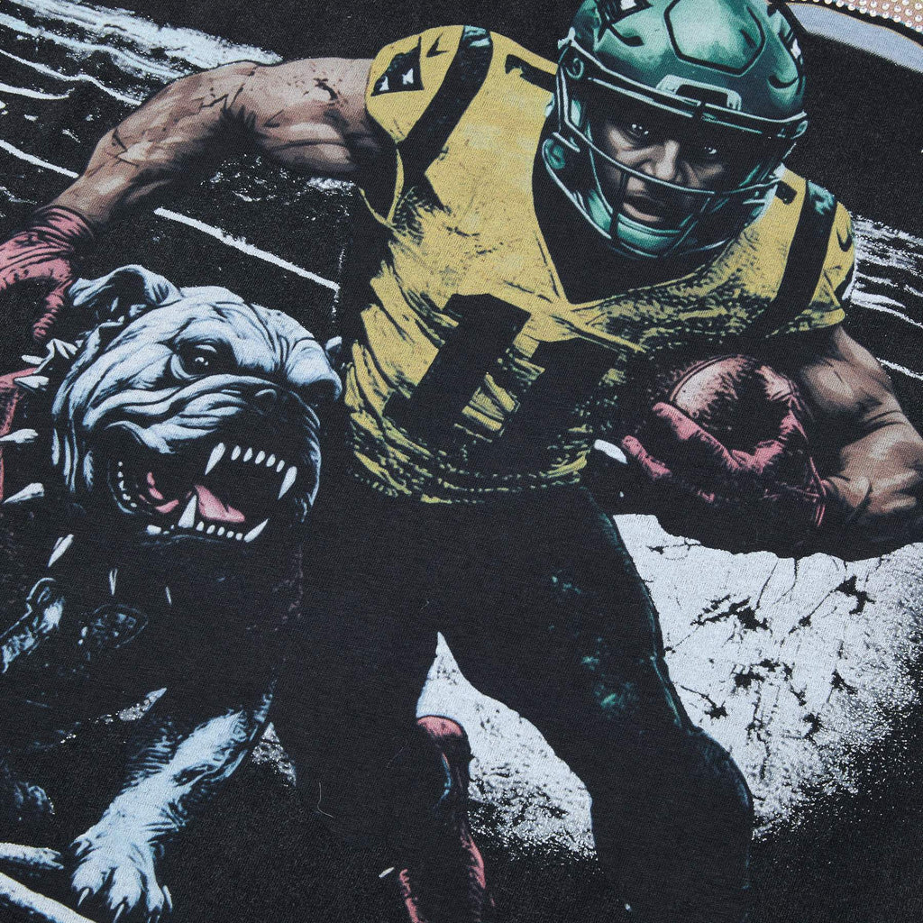 MAJESTIK Bulldog Football Graphic Cropped T-Shirt ¡ª detail